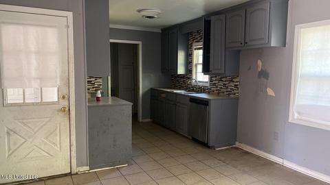 5115 Sunnyvale Dr, Jackson, MS 39211 photo 2