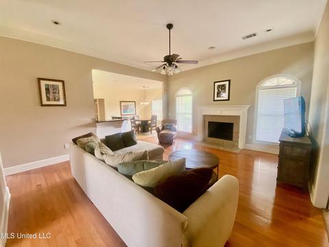 5975 Libby Ln, Jackson, MS 39211 photo 5
