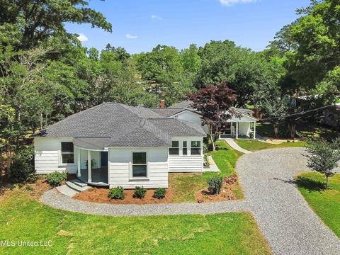 68 Holmes St, Lucedale, MS 39452 photo 1
