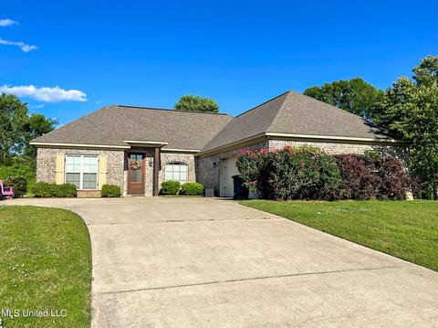 102 Bainbridge Xing, Canton, MS 39046 photo 1