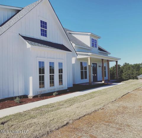 608 Moore Loop, Byhalia, MS 38611 photo 1