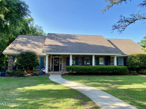 1413 E Second St, Pass Christian, MS 39571 photo 1