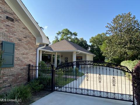 1413 E Second St, Pass Christian, MS 39571 photo 3