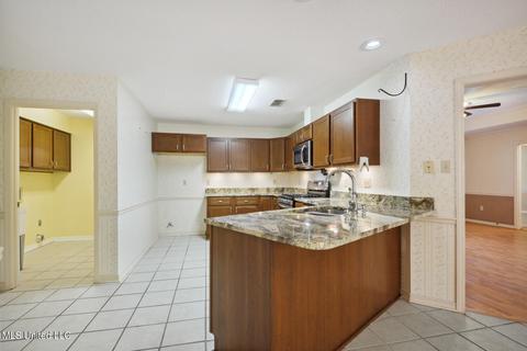 566 Ahuli Pl, Diamondhead, MS 39525 photo 6