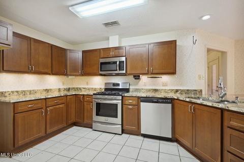 566 Ahuli Pl, Diamondhead, MS 39525 photo 7