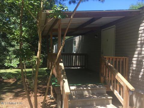 146 Floyd St, Florence, MS 39073 photo 4