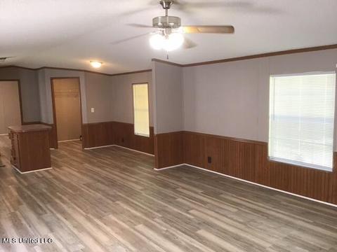133 Russell St, Florence, MS 39073 photo 4