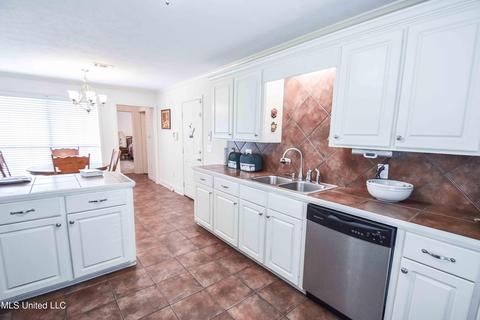 449 Pecan Cir, Brandon, MS 39042 photo 12