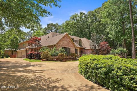 10 Chatham Pl, Clinton, MS 39056 photo 2