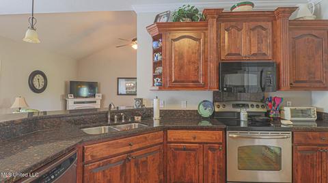 8385 Curry Rd, Biloxi, MS 39532 photo 11