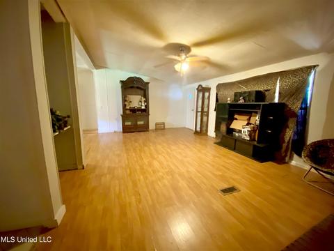 147 Monteigne St, Florence, MS 39073 photo 3