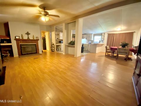 147 Monteigne St, Florence, MS 39073 photo 2