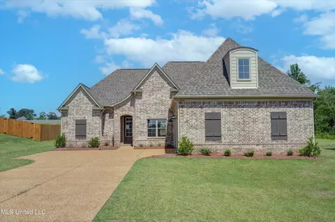2854 Ross Meadows Ln, Olive Branch, MS 38654