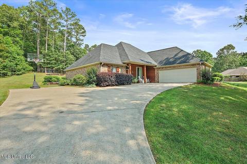 1379 Olivia Ln, Terry, MS 39170 photo 5