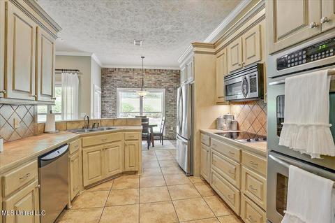1379 Olivia Ln, Terry, MS 39170 photo 19