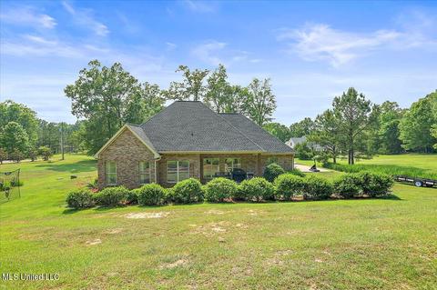 1379 Olivia Ln, Terry, MS 39170 photo 6