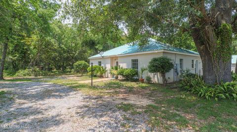 1577 E Second St, Pass Christian, MS 39571 photo 2