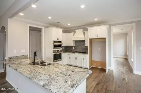 Kitchen - 8032 Old Addison Dr, Olive Branch, MS 38654 photo 2 of 2