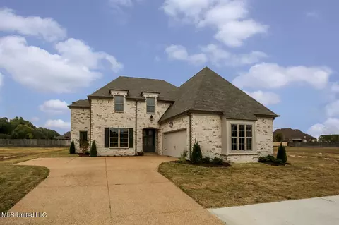 8032 Old Addison Dr, Olive Branch, MS 38654