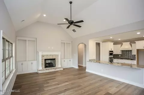 Living - 8032 Old Addison Dr, Olive Branch, MS 38654 photo 3 of 4