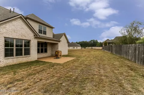 Exterior - 8050 Old Addison Dr, Olive Branch, MS 38654 photo 6 of 7