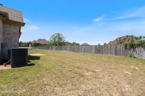 Exterior - 8050 Old Addison Dr, Olive Branch, MS 38654 photo 7 of 7