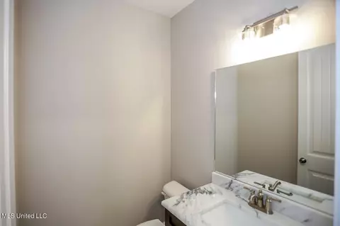 Bath - 8050 Old Addison Dr, Olive Branch, MS 38654 photo 1 of 5