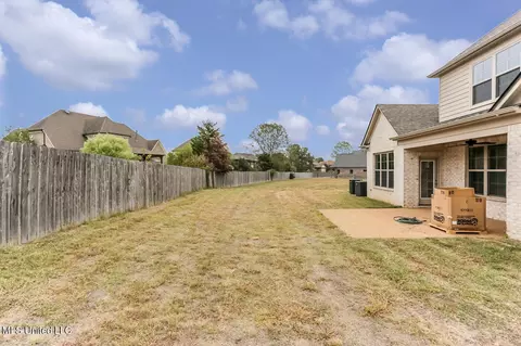 Exterior - 8050 Old Addison Dr, Olive Branch, MS 38654 photo 3 of 7