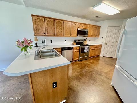 6284 Braybourne Main, Olive Branch, MS 38654 photo 9