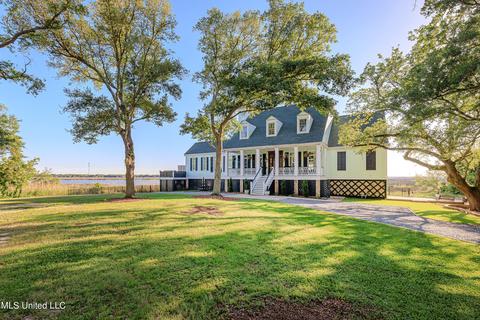 3801 River Rd, Moss Point, MS 39563 photo 1