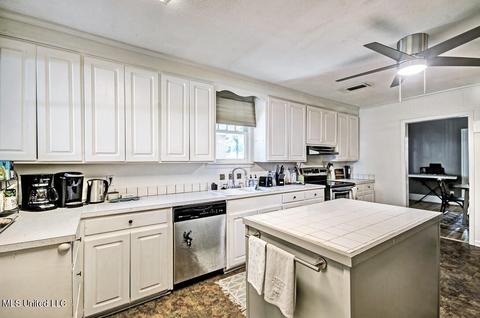 1203 Greymont St, Jackson, MS 39202 photo 9