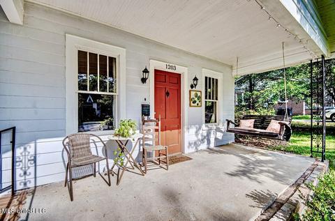 1203 Greymont St, Jackson, MS 39202 photo 3