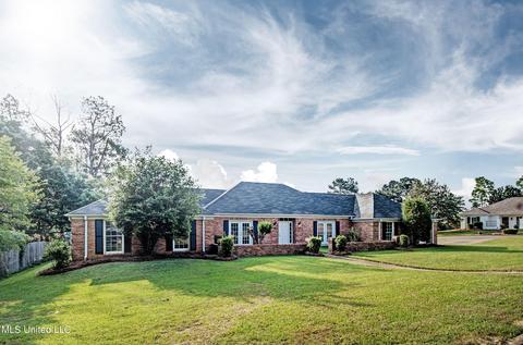 110 Rolling Creek Dr, Jackson, MS 39211 photo 1