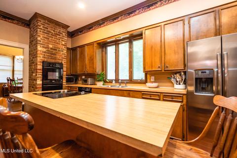 329 E Center St, Canton, MS 39046 photo 17