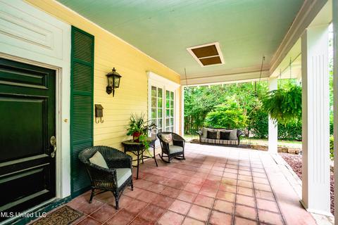 329 E Center St, Canton, MS 39046 photo 4
