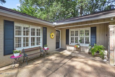 5119 Reddoch Dr, Jackson, MS 39211 photo 2