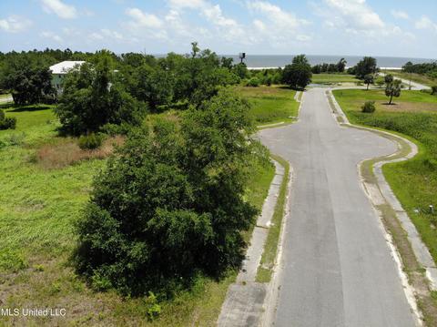 114 Destiny Oaks Dr, Long Beach, MS 39560