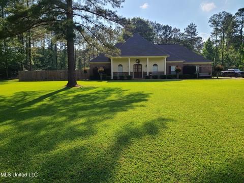 130 Maxwell Cv, Terry, MS 39170 photo 2