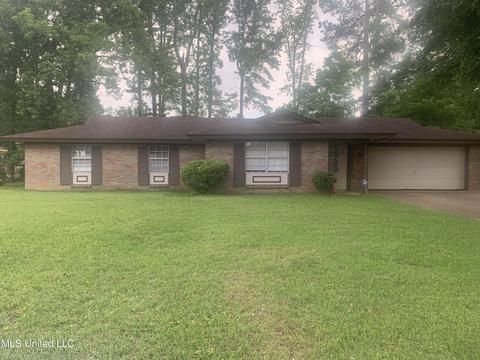1851 Longwood Dr, Jackson, MS 39212 photo 1