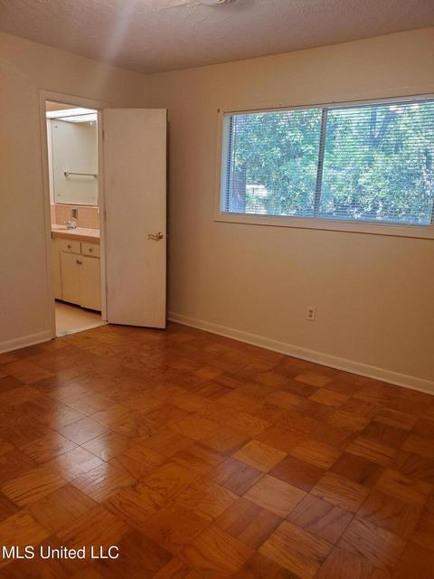 5128 Ridgewood Rd, Jackson, MS 39211 photo 8