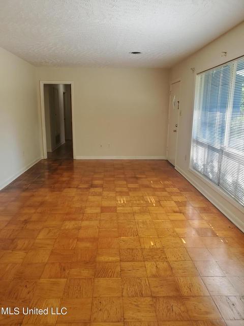 5128 Ridgewood Rd, Jackson, MS 39211 photo 3