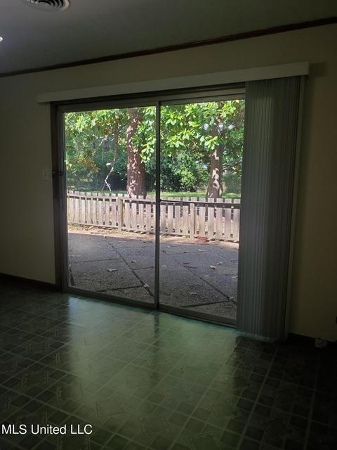 5128 Ridgewood Rd, Jackson, MS 39211 photo 6