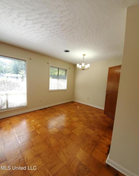 5128 Ridgewood Rd, Jackson, MS 39211 photo 2