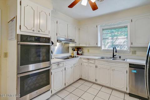 836 Timberlain Dr, Jackson, MS 39211 photo 3