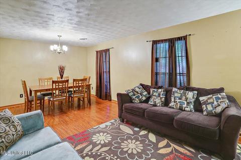 836 Timberlain Dr, Jackson, MS 39211 photo 5