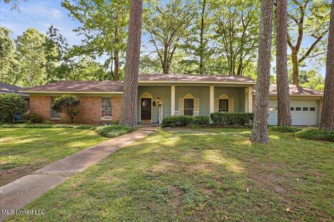 836 Timberlain Dr, Jackson, MS 39211 photo 1