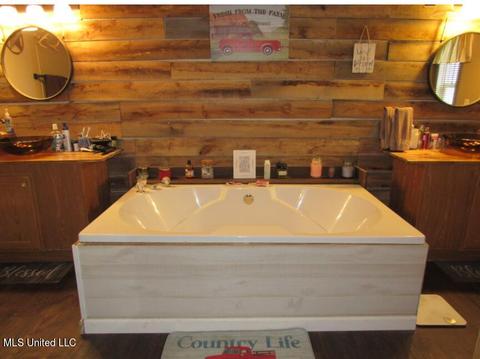 369 S Ricks Rd, Coldwater, MS 38618 photo 8