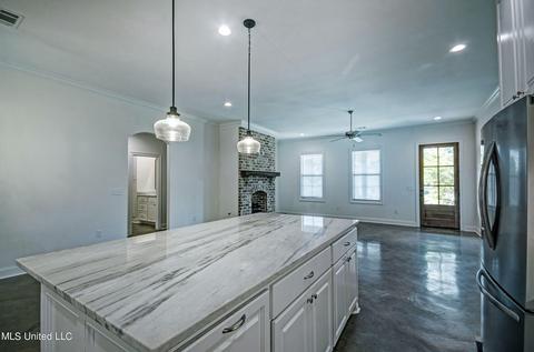 202 Lyle Cir, Brandon, MS 39042 photo 7