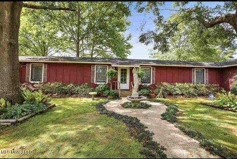 11998 N Frontage Rd, Edwards, MS 39066