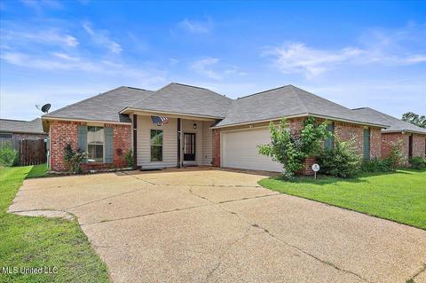 126 Garrett Dr, Terry, MS 39170 photo 2